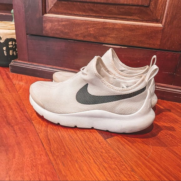 Nike lifestyle shoes - Picture 4 of 4